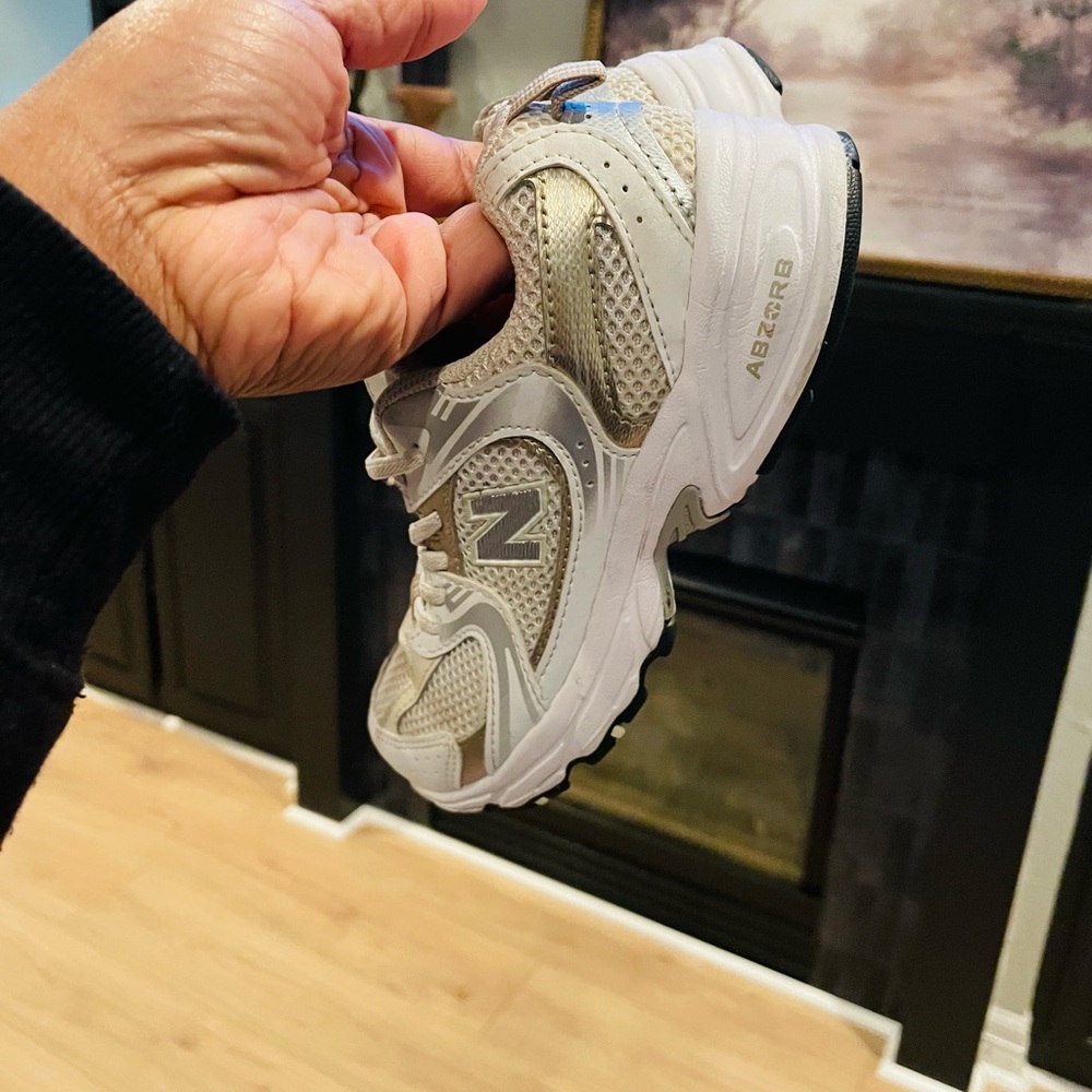 New Balance Cream and Black Mesh Sneakers - Picture 5 of 5